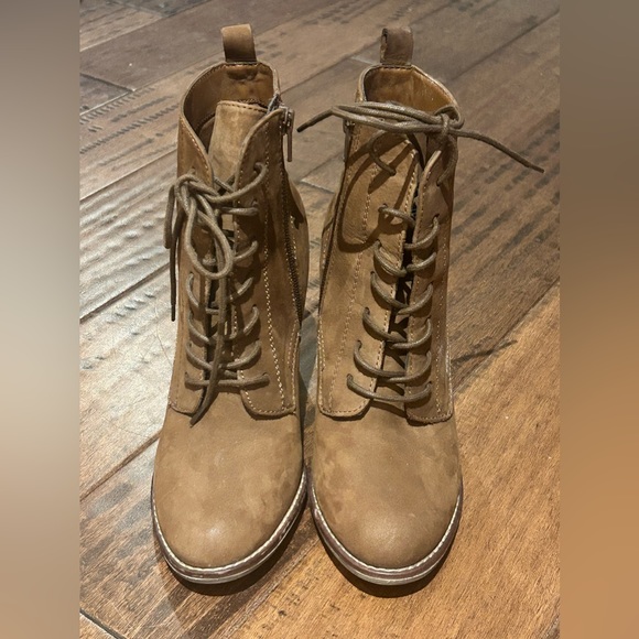 Aldo Booties size 7. Just like new! - Picture 5 of 6